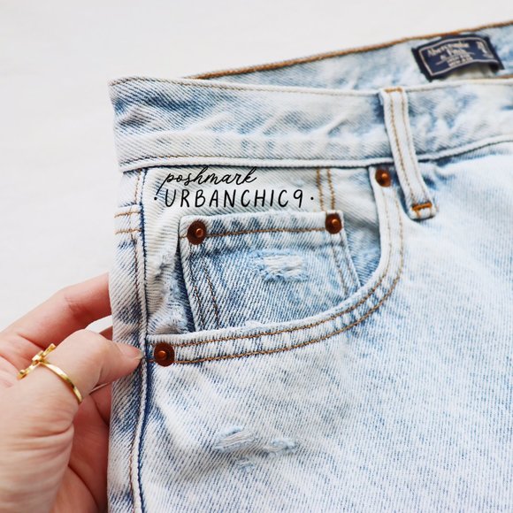 SOLD ABERCROMBIE High Rise Mom Jean Acid 28L - Picture 12 of 16